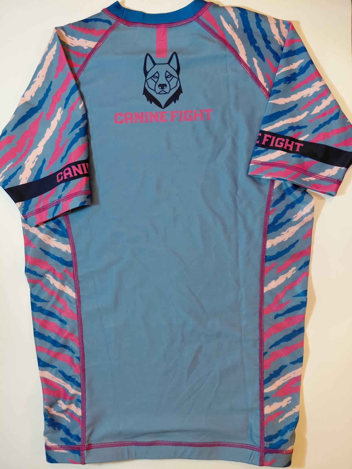 Rashguard/camiseta de comprensiòn NOGI modelo Girl pawer femenino